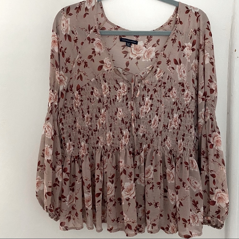 American eagle light pink shirt. Size: X-Large.